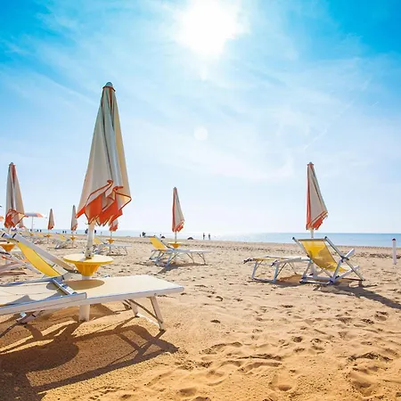 Bright Flat Just Steps From Appartement Bibione